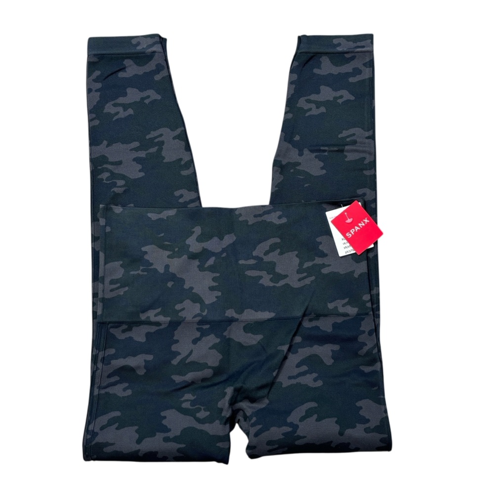 SPANX Look at Me Now‎ Seamless Leggings Black Camo - Size XL NWT